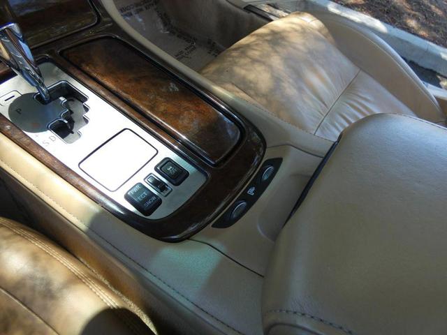 Photo of 2008 Gold Lexus SC 430