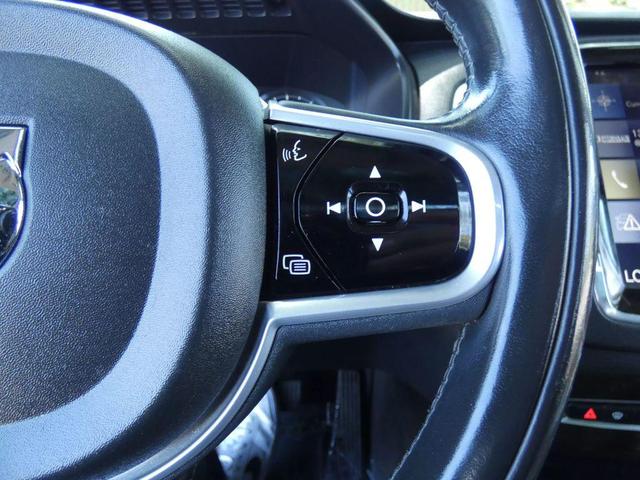 Photo of 2018 Onyx Black Metallic Volvo XC90