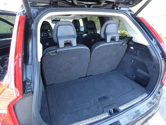 Photo of 2018 Onyx Black Metallic Volvo XC90
