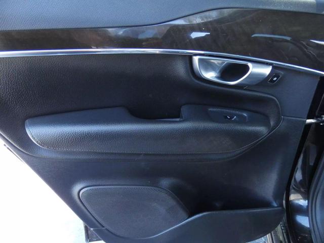 Photo of 2018 Onyx Black Metallic Volvo XC90