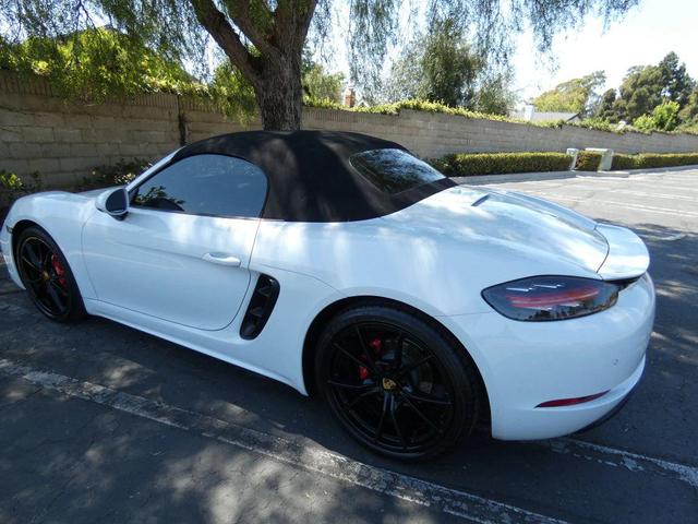 Photo of 2019 White Porsche 718 Boxster