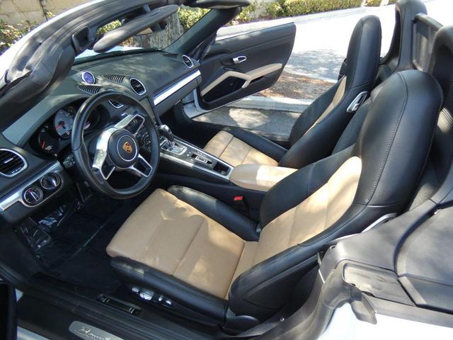 Photo of 2019 White Porsche 718 Boxster
