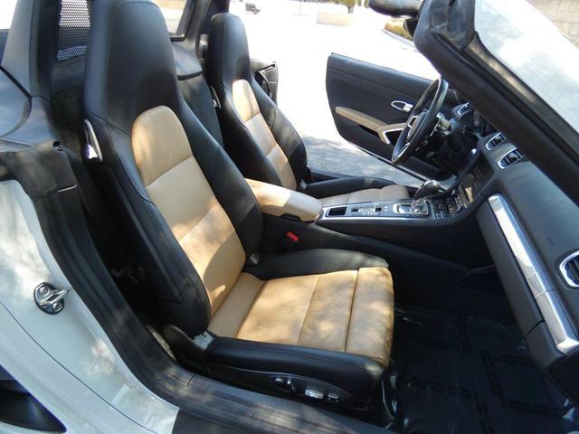 Photo of 2019 White Porsche 718 Boxster