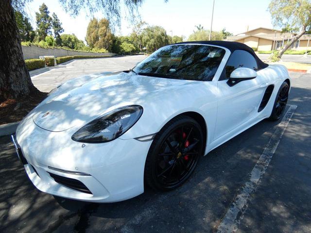 Photo of 2019 White Porsche 718 Boxster