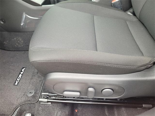 Photo of 2025 Orange Pearl Hyundai KONA
