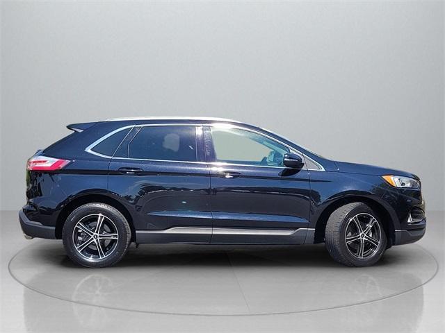 Photo of 2020 Black Ford Edge