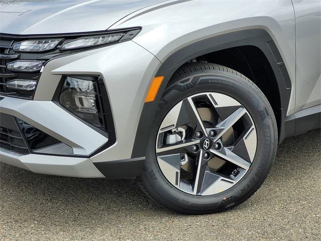 Photo of 2025 Shimmering Silver Hyundai TUCSON Hybrid