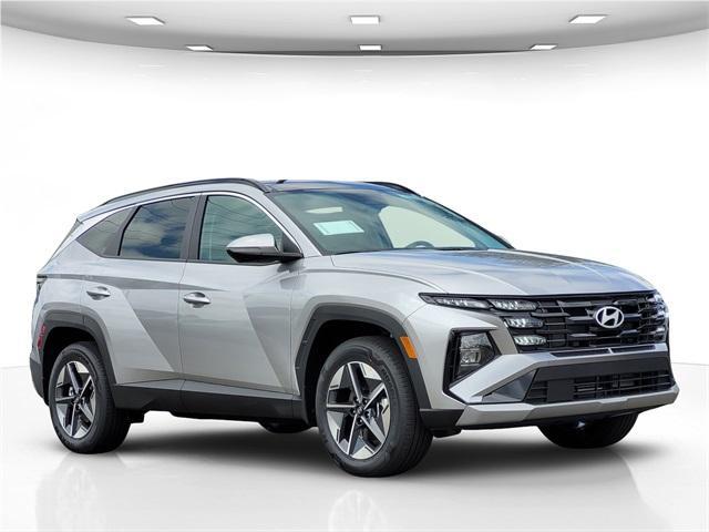 Photo of 2025 Shimmering Silver Hyundai TUCSON Hybrid
