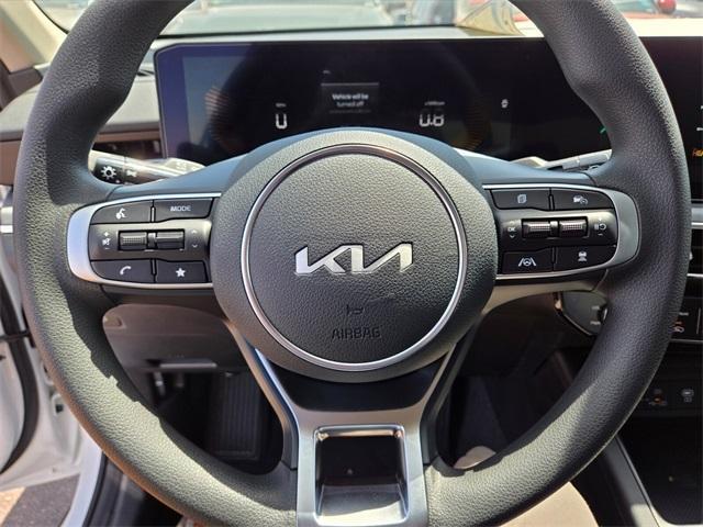 Photo of 2025 Snow White Pearl Kia K5