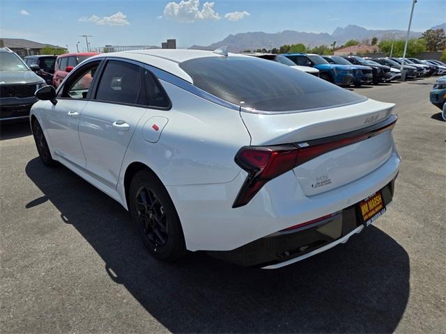 Photo of 2025 Snow White Pearl Kia K5