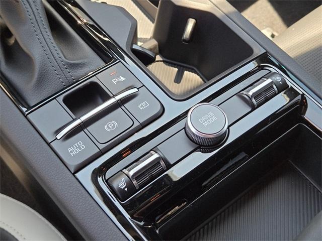 Photo of 2025 Aurora Black Pearl Kia K5