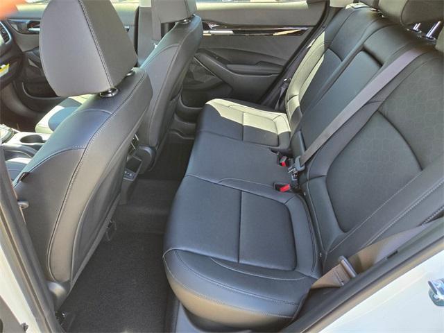 Photo of 2025 Snow White Pearl Kia Seltos