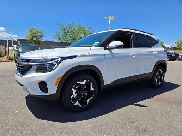 Photo of 2025 Snow White Pearl Kia Seltos