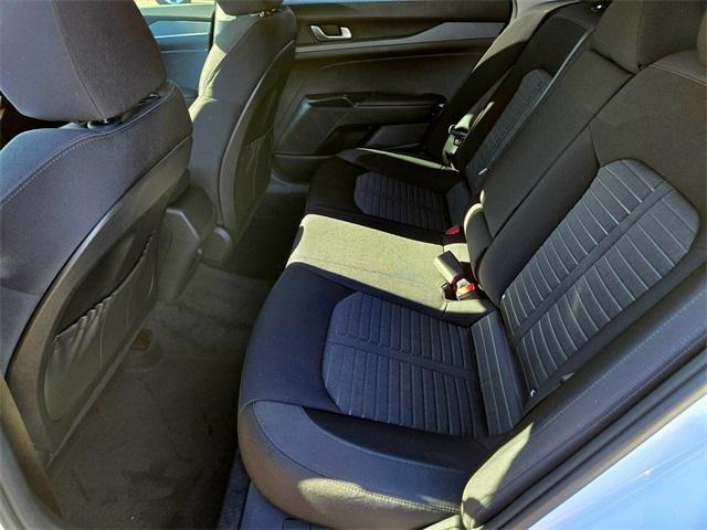 Photo of 2025 Snow White Pearl Kia K5