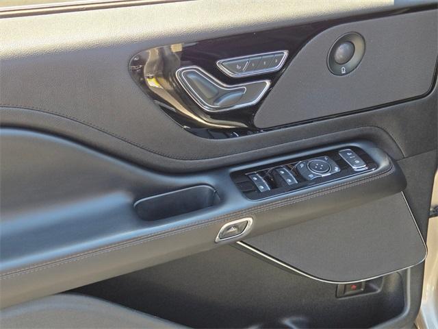 Photo of 2020 Mocha Lincoln Aviator