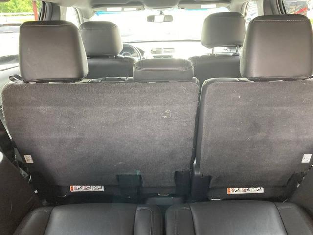 Photo of 2015 White Ford Explorer
