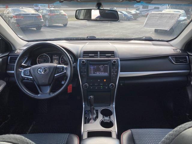 Photo of 2015 Gray Toyota Camry