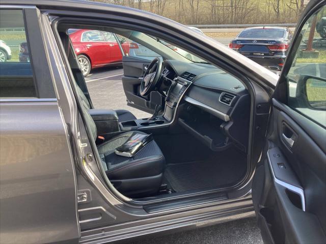 Photo of 2015 Gray Toyota Camry