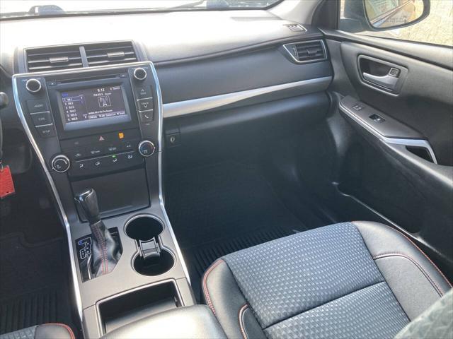 Photo of 2015 Gray Toyota Camry