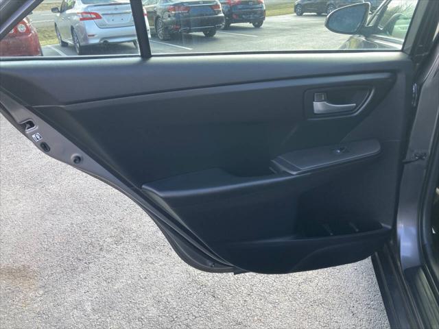 Photo of 2015 Gray Toyota Camry