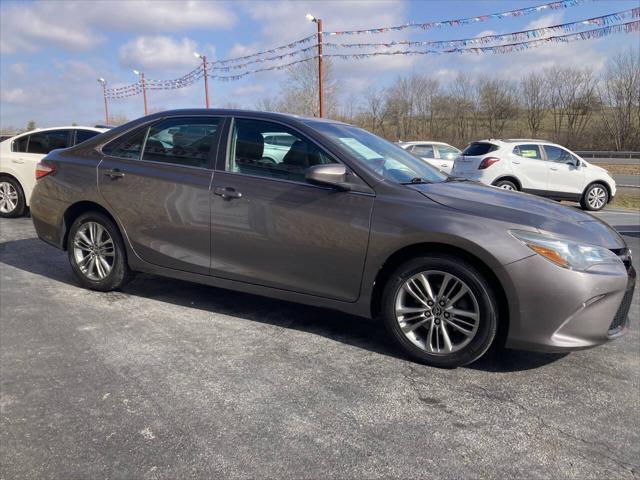 Photo of 2015 Gray Toyota Camry