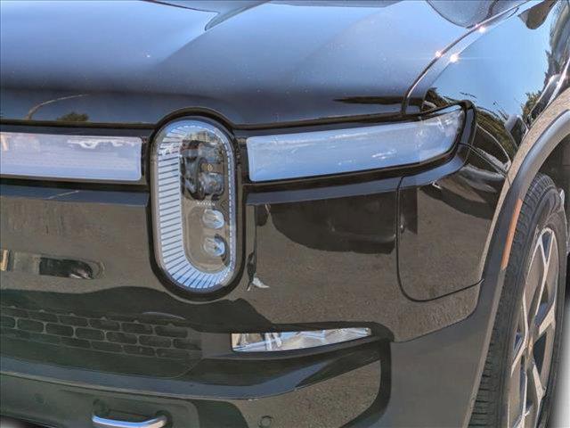 Photo of 2023 Midnight Rivian R1T