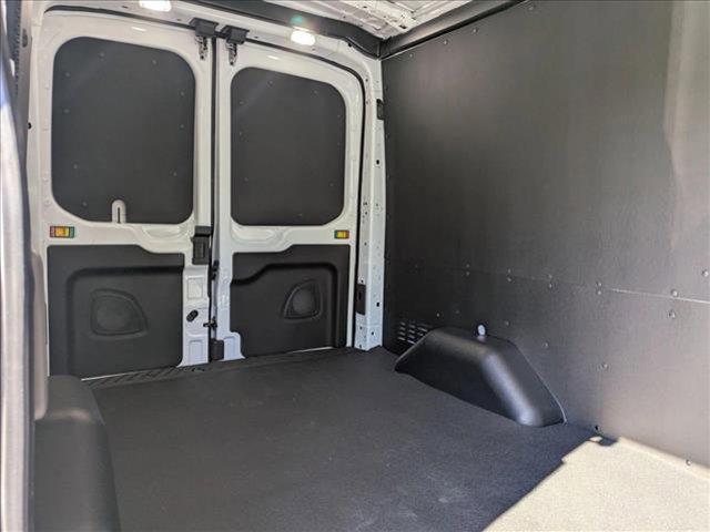 Photo of 2025 Oxford White Ford Transit-250