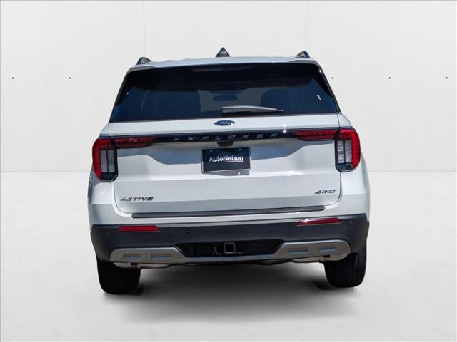 Photo of 2025 Star White Metallic Tri-Coat Ford Explorer