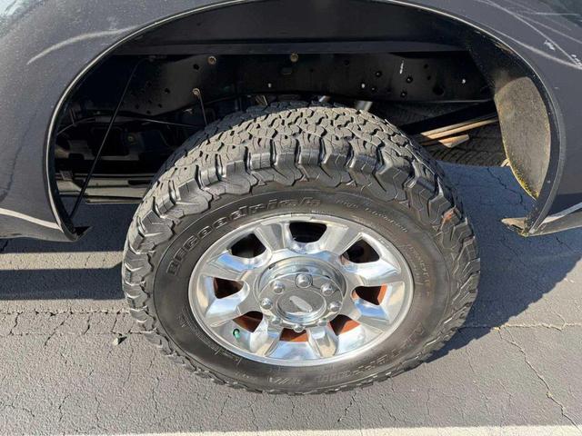 Photo of 2013 Tuxedo Black Metallic Ford F-250