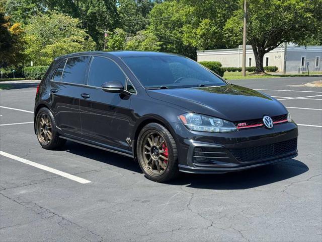 Photo of 2021 Deep Black Pearl Volkswagen Golf GTI