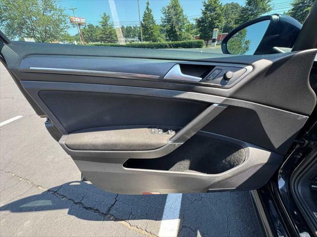 Photo of 2021 Deep Black Pearl Volkswagen Golf GTI