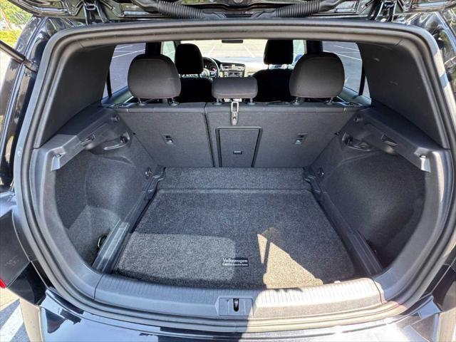 Photo of 2021 Deep Black Pearl Volkswagen Golf GTI