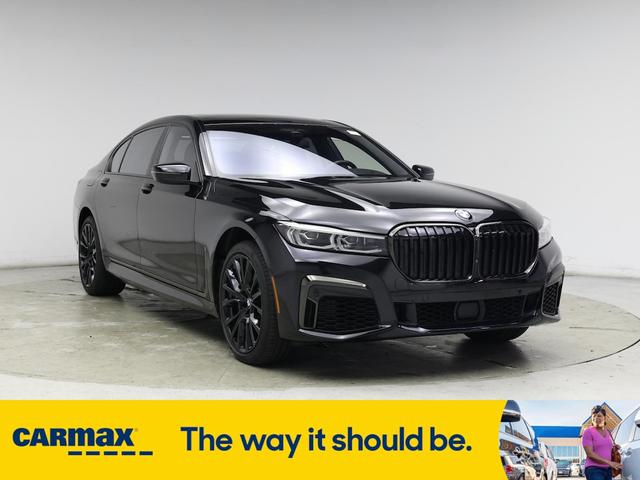 2022 BMW M760