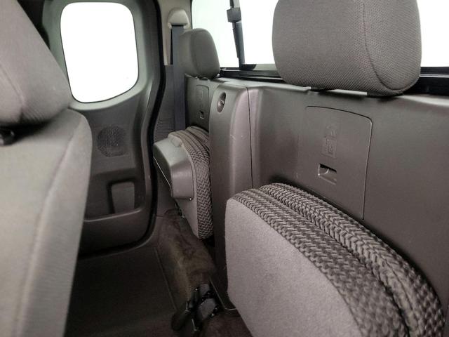Photo of 2016 Gray Nissan Frontier