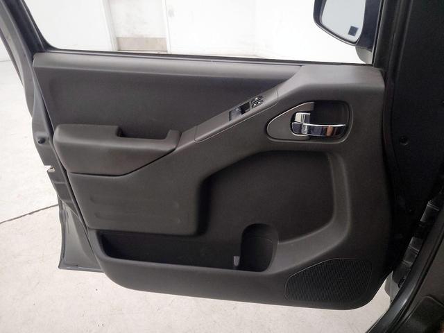 Photo of 2016 Gray Nissan Frontier