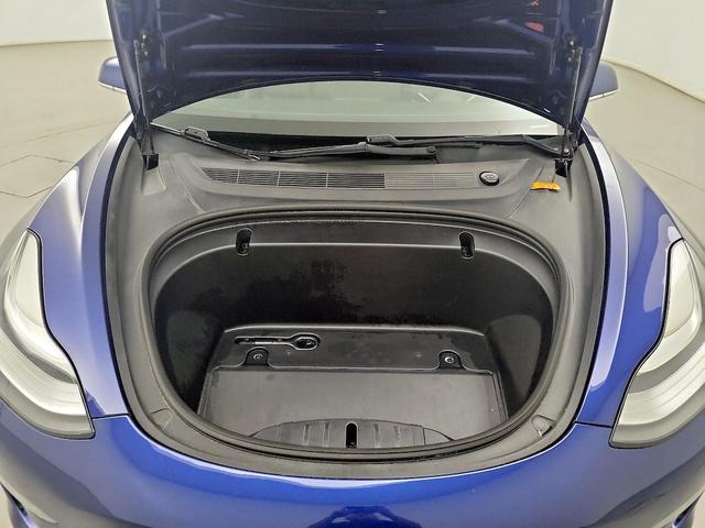 Photo of 2020 Blue Tesla Model 3