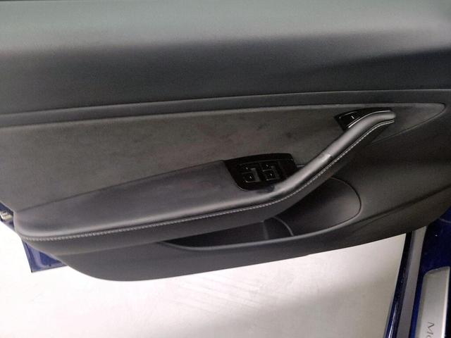 Photo of 2020 Blue Tesla Model 3