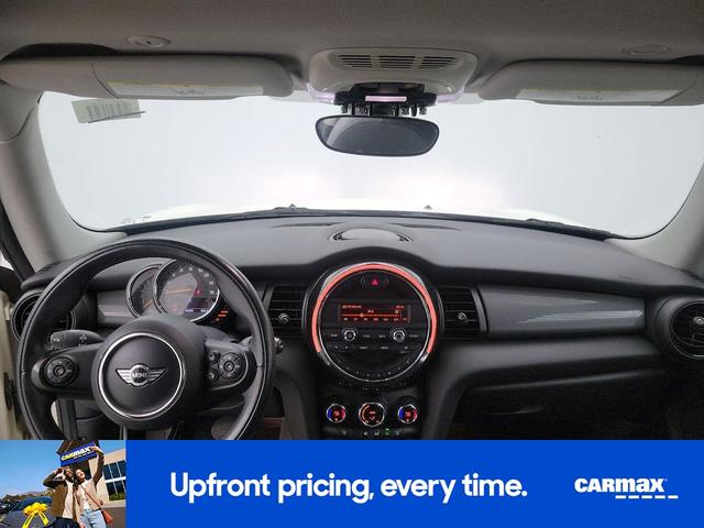 Photo of 2015 White MINI Hardtop
