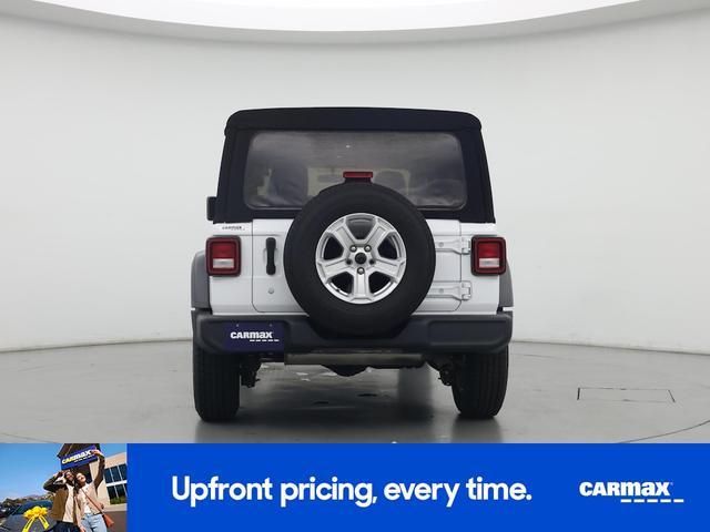 Photo of 2018 White Jeep Wrangler