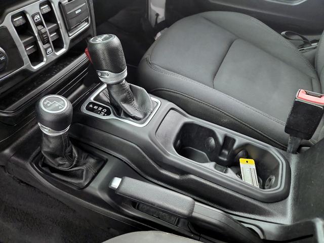 Photo of 2018 White Jeep Wrangler