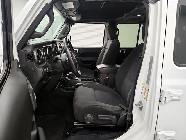 Photo of 2018 White Jeep Wrangler