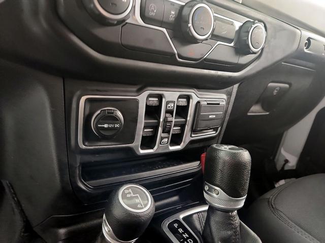 Photo of 2018 White Jeep Wrangler