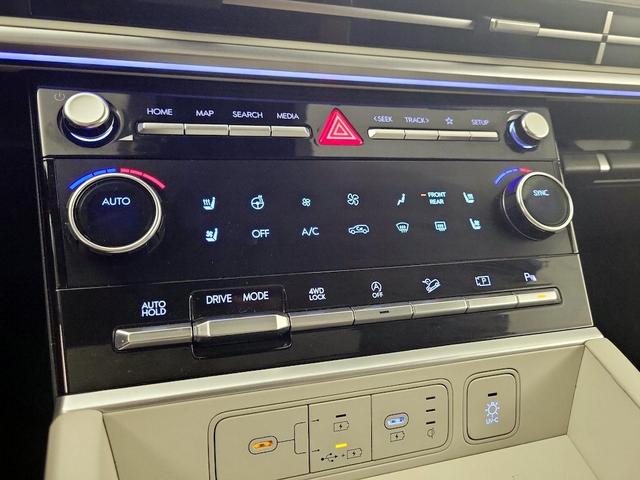 Photo of 2024 White Hyundai SANTA FE