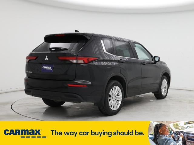 Photo of 2023 Black Mitsubishi Outlander