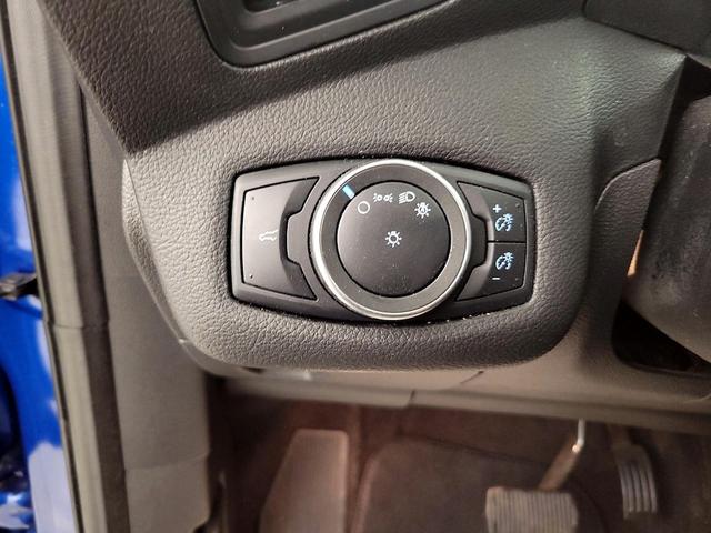 Photo of 2017 Blue Ford Escape