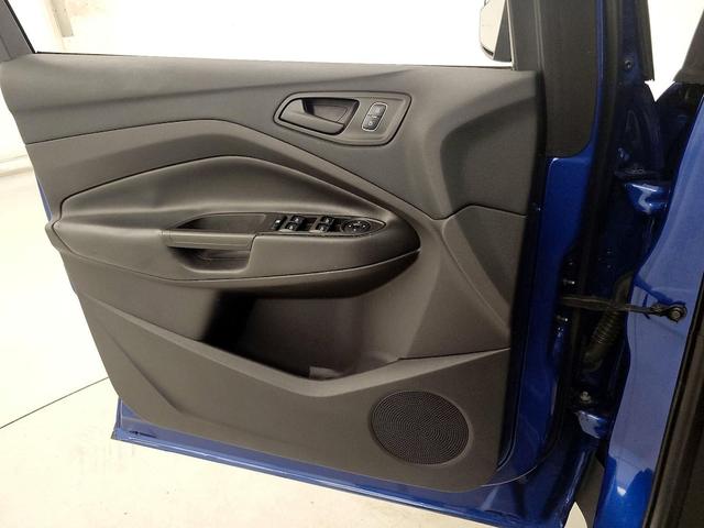 Photo of 2017 Blue Ford Escape