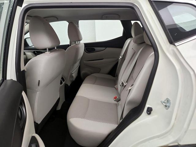 Photo of 2017 White Nissan Rogue Sport