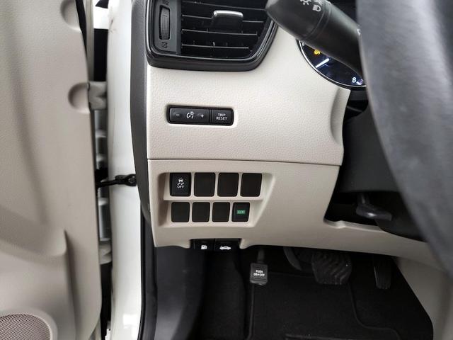 Photo of 2017 White Nissan Rogue Sport