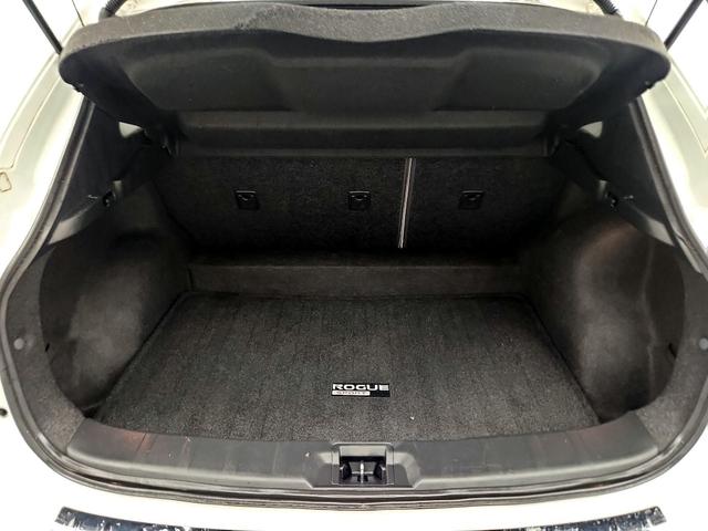 Photo of 2017 White Nissan Rogue Sport