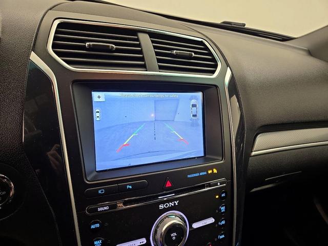 Photo of 2017 White Ford Explorer